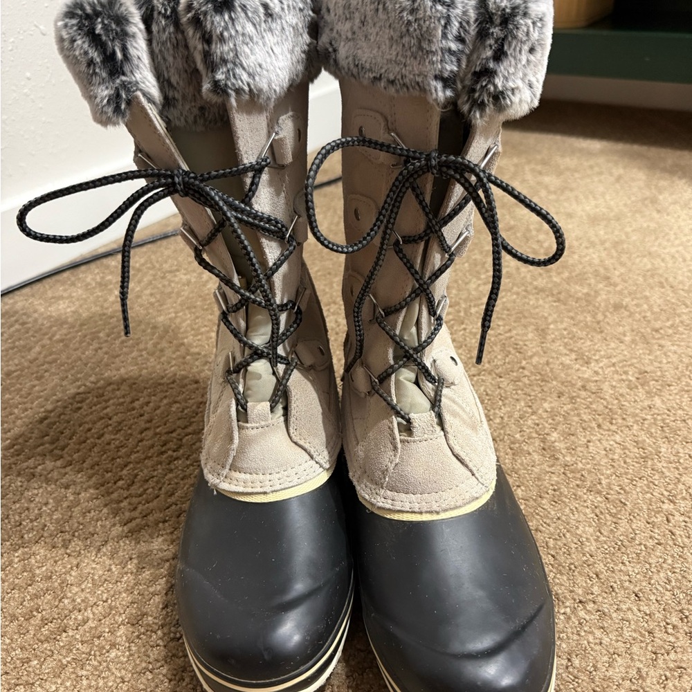 Women's Winter Boots with Faux Fur Trim - Picture 2 of 7